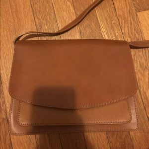 【Sold】&other stories saddle leather shoulder bag